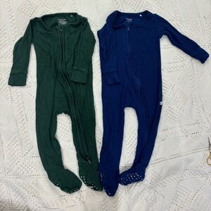 2 Posh peanut waffle footie pajamas in good condition, bundle 12 month